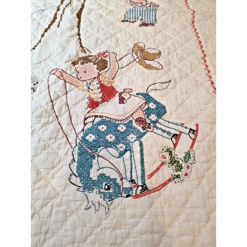 Vintage 1930s Hand Quilted Crib Blanket‎ Nursery Wall Decor Quilt Story Children